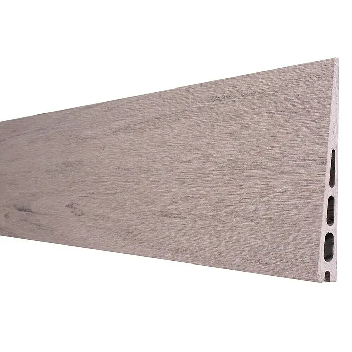 T & J Sichtschutzelement Skär - 1.796 x 146 mm, Sand - Bild eines Terrassendiele mit Holzstruktur, die für den Außenbereich geeignet ist und eine natürliche Optik bietet.