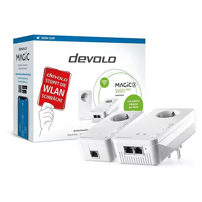 Devolo Starterkit Magic 2 WiFi next - 2 Stk., Passend für: devolo Magic-Reihe - Devolo Magic 2 WiFi next Starter Kit Box und weiße Powerline-Adapter mit integrierten Steckdosen und Ethernet-Anschlüssen.