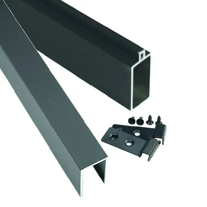 T & J Abschlussleiste ÖlandB x H: 179 x 4 cm, Aluminium, Anthrazit - Das Bild zeigt zwei Aluminiumprofile in Grau und Schwarz, sowie Beschläge und Schrauben. Ideal für Heimwerkerprojekte und Konstruktionen.