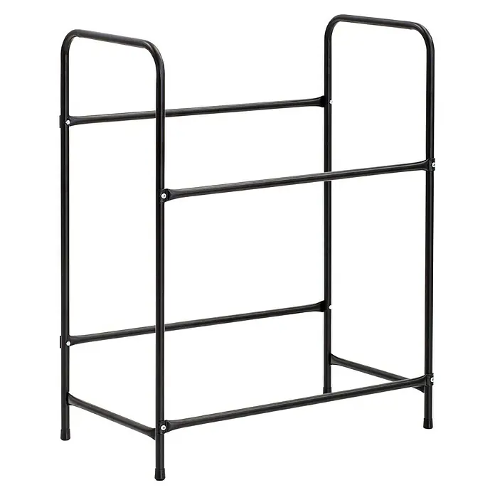 Metall-Getränkekistenregal - H x B x T: 85 x 67,8 x 36,3 cm, Passend für: 4 Kisten - Eine Aufnahme eines schwarzen Holzregals mit drei Ablagen vor einem schwarzen Hintergrund.
