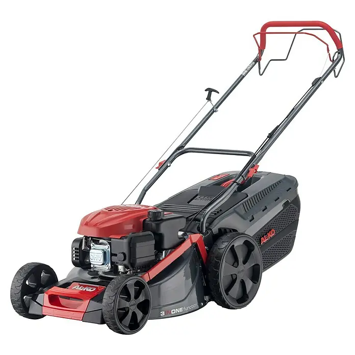 AL-KO Comfort Benzin-Rasenmäher 46.0.SP-A - 1,9 kW, 123 cm³, Schnittbreite: 46 cm - Ein roter und grauer AL-KO Benzin-Rasenmäher mit Fangkorb und verstellbarem Griff für komfortables Rasenmähen.