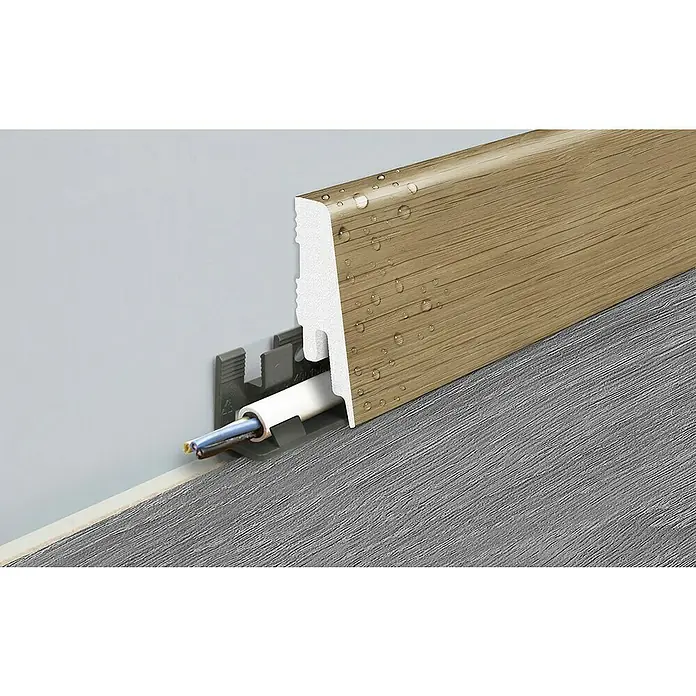 LOGOCLIC Sockelleiste Element Pro K58 C - 240 cm x 18 mm x 58 mm, Lucky Star - Wasserfeste Sockelleiste in Holzoptik mit integrierter Kabelführung für saubere Übergänge. Ideal für moderne Wohnräume und einfache Installation.
