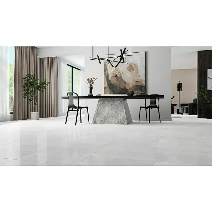 Oxyd Bodenfliese - 30 cm x 60 cm x 9 mm, Grau/Weiß, Schimmernd, Rektifiziert - Einrichtung mit glänzendem weißen Fliesenboden. Moderner Esstisch mit Kunstwerk und Designerleuchte sorgt für ein stilvolles Ambiente.