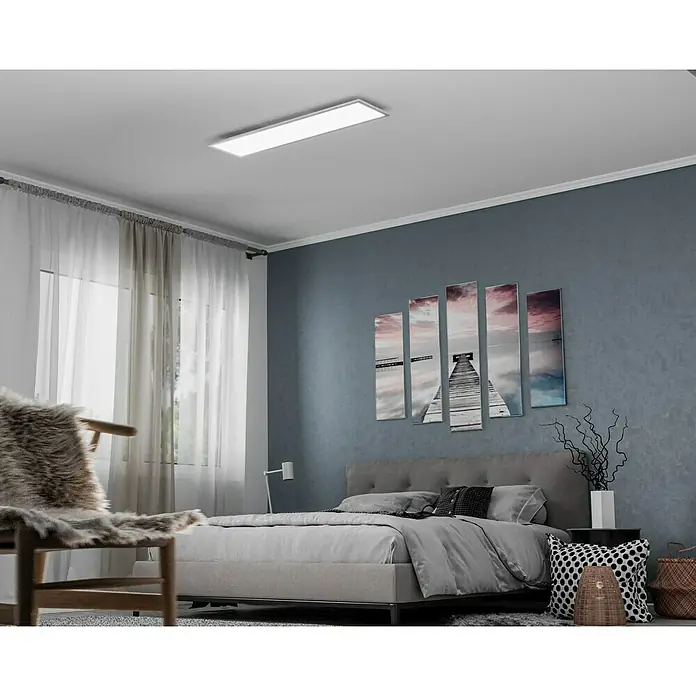 Ledvance LED-Panel Planon Plus - 36 W, 120 x 30 cm, Weiß, Kaltweiß - Deckenleuchte mit einer rechteckigen LED-Panel, die helles Licht spendet und eine moderne Atmosphäre in einem stilvollen Schlafzimmer schafft.