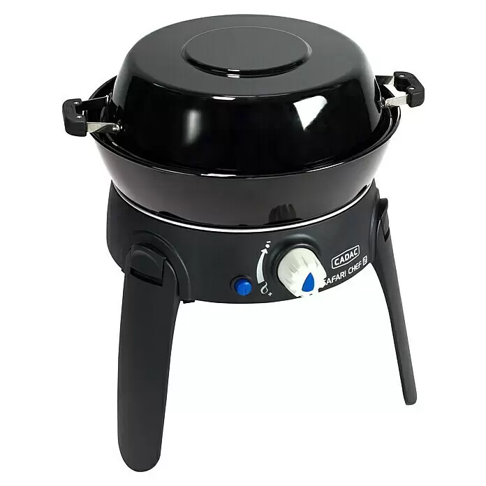 Cadac Gasgrill Safari Chef 30 Lite HP - Durchmesser Grillfläche: 28 cm, 1,8 kW, Anzahl Brenner: 1 Stk. - Schwarzer tragbarer Gasgrill mit glänzendem Deckel, integriertem Drehknopf und klappbaren Beinen.