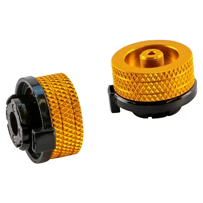 Cadac Gaskartuschen-Adapter - Gaskartuschen mit Bajonettanschluss - Zwei goldene Camping-Gaskartuschenadapter mit schwarzen Basen. Einer zeigt einen Gewindeanschluss, der andere den Verbindungsmechanismus.