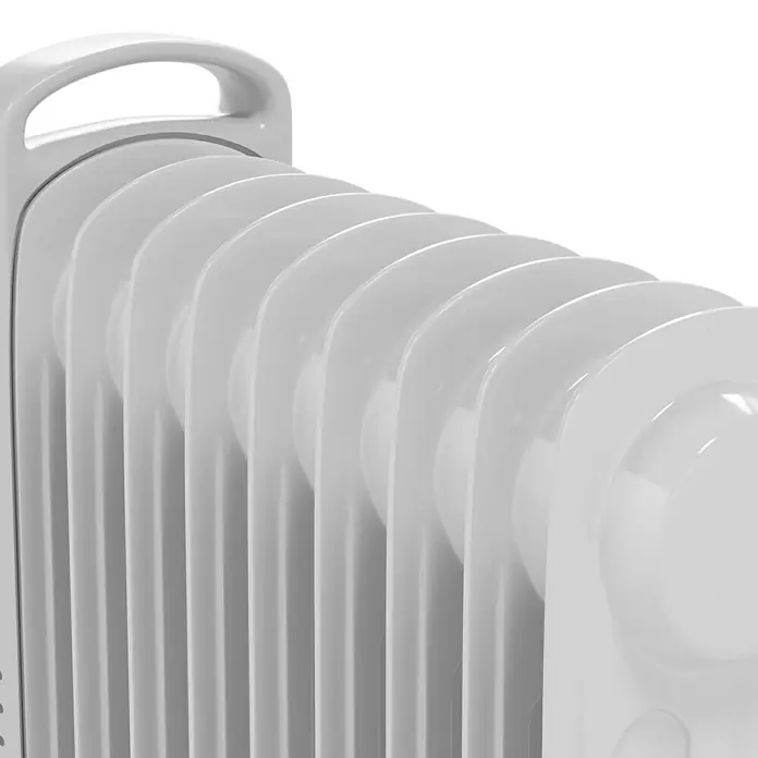 Voltomat HEATING Radiador de aceite Mini - 1.000 W, Habitaciones hasta 10 m², Blanco - Primer plano de un radiador de aceite blanco con asa, que muestra aletas de calefacción y un diseño moderno, ideal para calor adicional.
