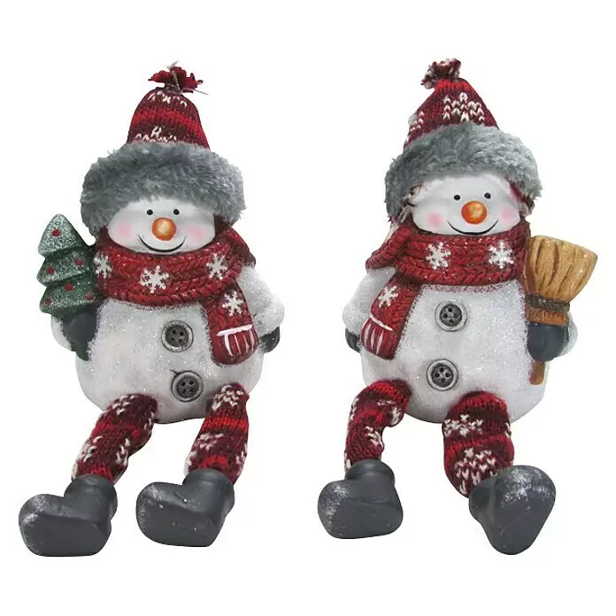 Dekoartikel Schneemann - B x H: 13 x 13 cm, Weiß/Rot, 1 Stk. - Dekoratives Schneemann-Figurenpaar mit Strickmützen, -schals und -stiefeln, einer hält einen Baum, der andere einen Besen.