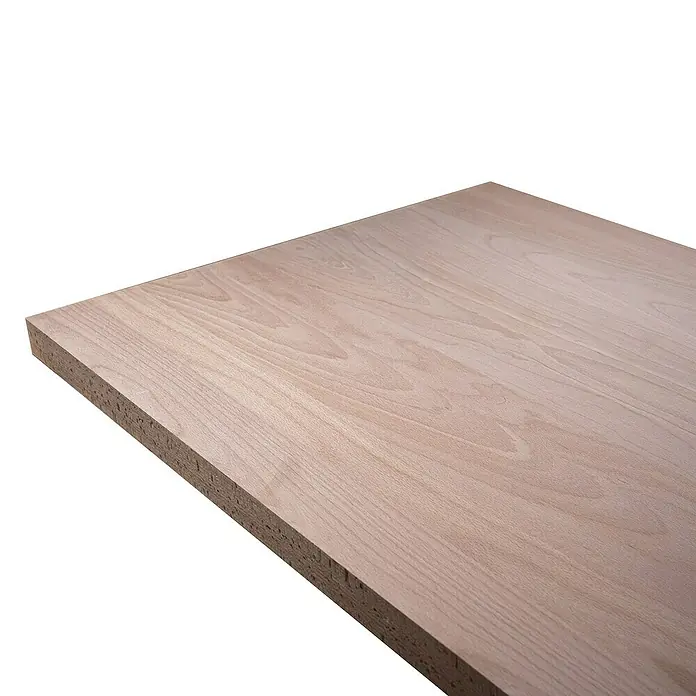 Leimholzplatte Treppenstufe - Buche, Qualitätsstufe Leimholzplatte: A/B, 1.200 x 650 x 40 mm - Nahaufnahme einer Holzplatte mit gut sichtbarer Maserung und Textur, ideal für Möbelbau und Innenausbau.