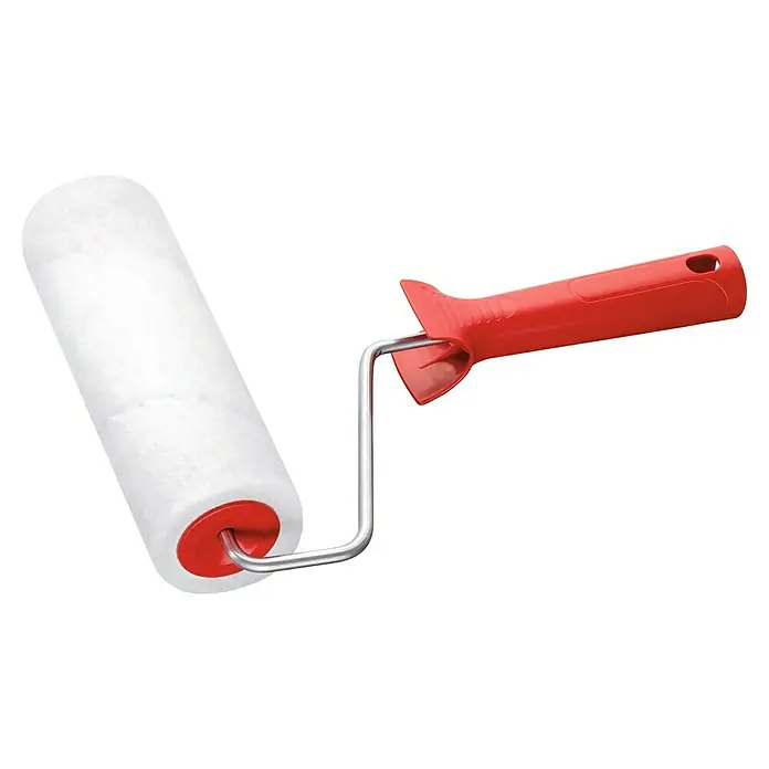 swingcolor Kleisterroller - Breite: 18 cm - Nahaufnahme einer Farbwalze mit rotem Griff, die für Malerarbeiten und Heimwerkerprojekte verwendet wird.