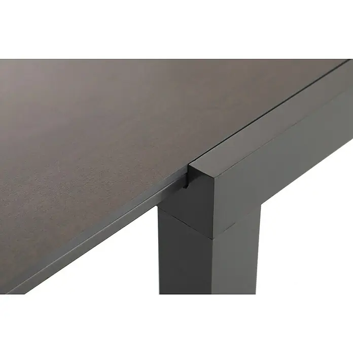 Sunfun Maja Gartentisch Stone - L x B x H: 300 x 100 x 74 cm, Aluminium, Sintered Stone, Ausziehbar, Night-Grey - Nahaufnahme eines modernen Esstisches mit dunkler Tischplatte und einem stabilen, dunkelgrauen Metallgestell.