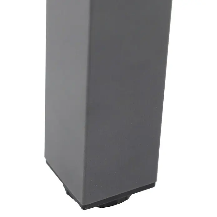 Sunfun Maja Gartentisch Stone - L x B x H: 90 x 90 x 74 cm, Aluminium, Sintered Stone, Night-Grey - Detailaufnahme eines Möbelfußes mit einem quadratischen, grau lackierten Metallbein und einem schwarzen Bodenschoner für Stabilität.