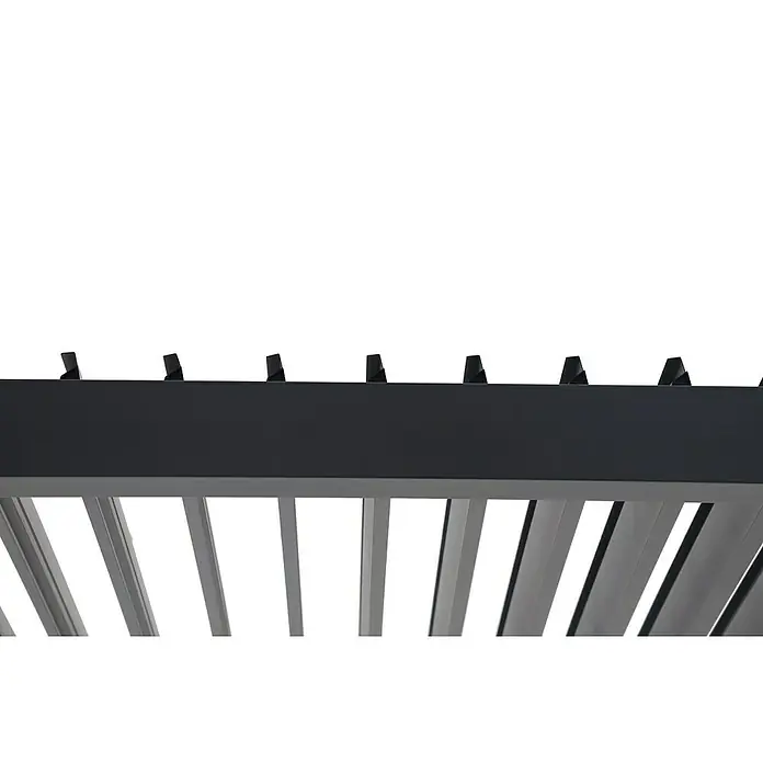Sunfun Milos Pergola - B x T: 294 x 294 cm, Farbe Gestell: Night-Grey, Aluminium - Nahaufnahme einer modernen grauen Pergola mit Lamellen, die Schatten spenden und ein stilvolles Designelement für den Außenbereich darstellen.