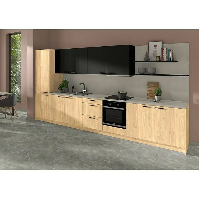CUCINE Küchenarbeitsplatte nach Maß - Onyx silber, Stärke: 3,8 cm, Breite: 60 cm - Moderne Küche mit hellen Holzfronten und schwarzen Hängeschränken bietet viel Stauraum und Arbeitsfläche für kulinarische Kreativität.