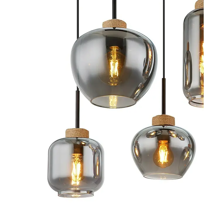 Globo Pendelleuchte Matt - 40 W, L x B x H: 800 x 400 x 1.200 mm, E27 - Nahaufnahme von vier stilvollen Pendelleuchten mit rauchfarbenen Glasschirmen und dekorativen Hanfdetails.