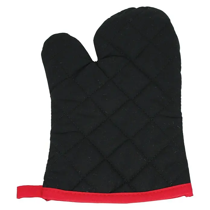 Lienbacher Ofenzubehör-Set - 5 -tlg., Geeignet für: Kaminöfen - Ein schwarzer Ofenhandschuh mit rotem Rand und Rautenmuster. Er schützt beim Kochen und Backen vor Hitze.