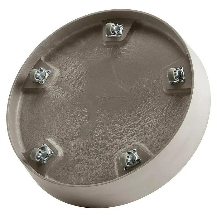 Ecopots Amsterdam Blumentopf-Untersetzer mit Rollen - Außenmaß (Ø x H): 41,6 x 9 cm, Kunststoff, Braungrau - Nahaufnahme der Unterseite eines Pflanzenrollers mit fünf Rollen, der für den einfachen Transport von Topfpflanzen konzipiert ist.