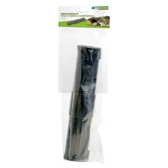 Windhager Wühlmausfalle Röhre - Lebendfalle, Kunststoff - Ein Wühlmausfalle Tube von Windhager in einer durchsichtigen Plastikverpackung. Die Falle ist schwarz und zylinderförmig mit Aussparungen.