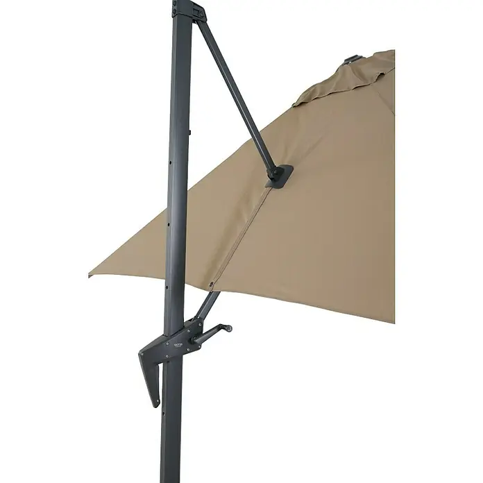 Siena Garden Ampelschirm Vito - Taupe, Bespannungsmaß (L x B): 250 x 250 cm - Nahaufnahme eines freitragenden Sonnenschirms mit beigem Stoff und grauem Metallrahmen, der ein elegantes und funktionales Design zeigt.