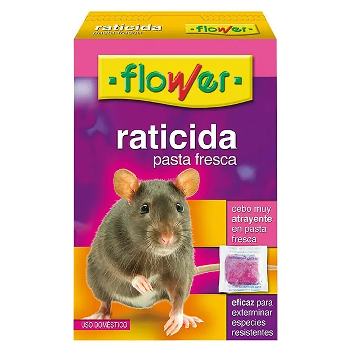 Flower Cebo para ratas fresco - 300 g - Imagen de un paquete de cebo para ratas Flower con el texto "Raticida Pasta Fresca" y una imagen de una rata.