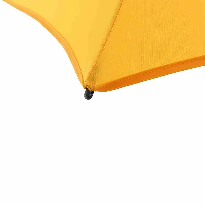 Siena Garden Marktschirm rund City Push - Gelb, Durchmesser Bespannung: 180 cm - Nahaufnahme eines gelben Regenschirms, der die Textur und das Detail des Stoffes sowie die Spitze des Schirms zeigt.