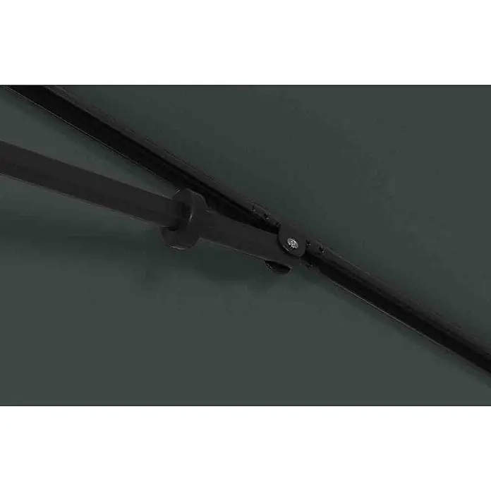 Siena Garden Marktschirm City Push - Anthrazit, Bespannungsmaß (L x B): 140 x 210 cm - Detailaufnahme eines schwarzen Verbindungsstücks eines Sonnenschirms, das Stabilität und Funktionalität des Produkts betont.