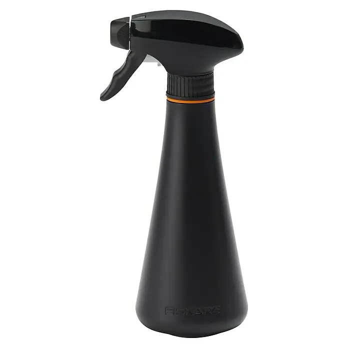 Fiskars Handsprüher - 0,3 l, Schwarz - Schwarze Fiskars Sprühflasche mit orangefarbenem Akzent. Ideal für Pflanzenpflege und andere Sprühanwendungen im Haushalt.