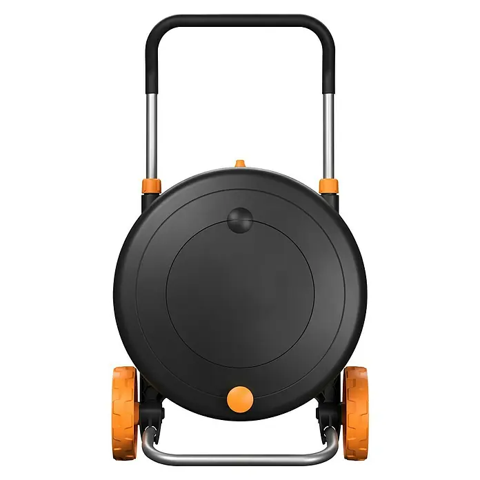 Fiskars Schlauchtrommel M Comfort - Schlauchlänge: 21,5 m - Nahaufnahme eines schwarzen, runden Rasenmähers mit orangefarbenen Akzenten und silbernem Griff.
