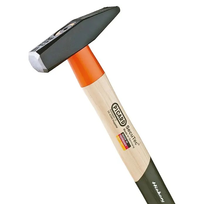 Picard Schlosserhammer SecuTec® - Gewicht Kopf: 500 g, Holz Hickory - Nahaufnahme eines Picard Schlosserhammers SecuTec® mit Hickory-Griff, hergestellt in Deutschland.
