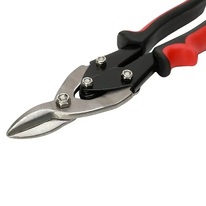 Fulmo Tijeras para chapa - Largo: 56 cm, Acero - Tijeras para metal con mangos rojo y negro, ideales para cortar metales con precisión, presentadas sobre un fondo negro.