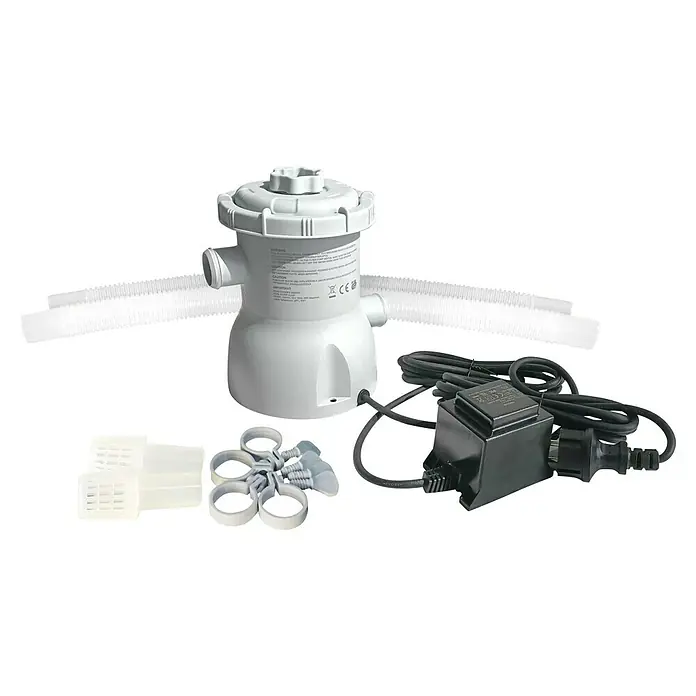 Malibu Kartuschenfilteranlage - Passend für Poolgröße: 3.000 l, Filterleistung: 1.100 l/h - Ein weißer Poolfilter mit Schläuchen, Adaptern und einem schwarzen Stromkabel auf schwarzem Hintergrund.