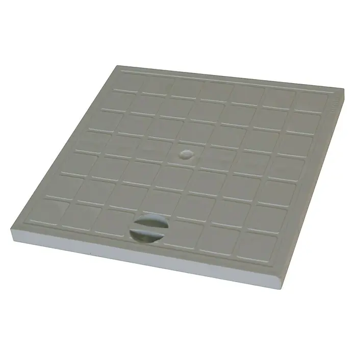 Marley Schachtdeckel - 300 x 300 mm, PVC - Eine quadratische Betondeckel für Schächte mit einer geriffelten Oberfläche und zwei Öffnungen.