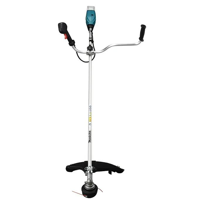 Makita XGT 40V max. Akku-Freischneider UR006GZ06 - 40 V, Ohne Akku, Schnittbreite Faden: 43 cm, Schnittbreite Messer: 25,5 cm - Freischneider von Makita, ein vielseitiges Gartengerät zum Trimmen von Gras und Gestrüpp. Er ist akkubetrieben und einfach zu bedienen.