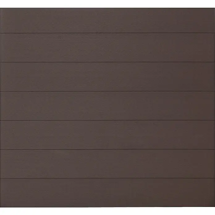 T & J Sichtschutzelement Tjörn - 180 x 172 cm, Mokka - Nahaufnahme einer braunen Garagentür mit horizontalen Linien, die die moderne Bauweise hervorhebt.