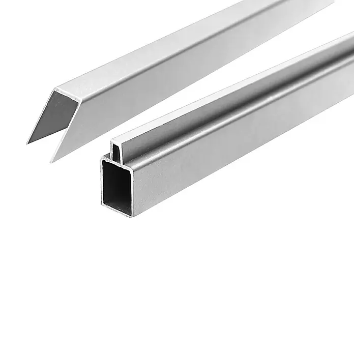 T & J Abschlussleiste Eco - Höhe: 179 cm, Aluminium, Silber - Das Bild zeigt zwei silberne Aluminiumprofile mit unterschiedlichen Formen, eines ist dreieckig und das andere quadratisch mit einer Nut.