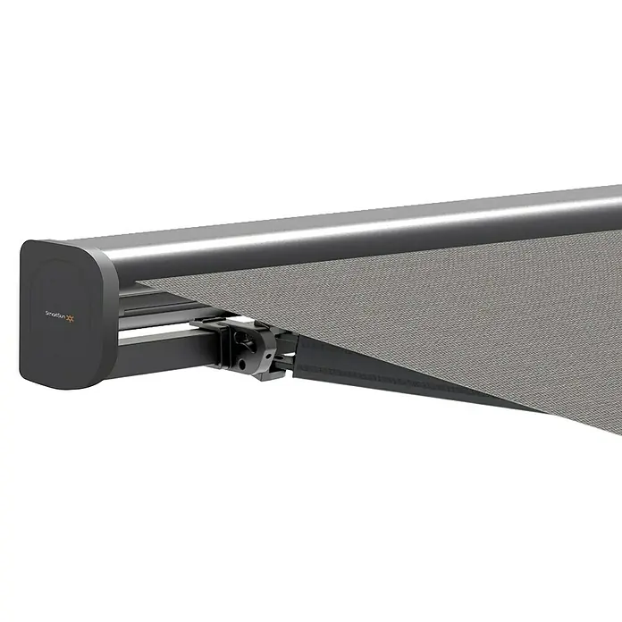SmartSun Toldo con motor Dark Vivant - Gris piedra, Ancho: 4,75 m, Caída: 3 m - Primer plano de un toldo SmartSun gris que proporciona sombra y protección solar.\n