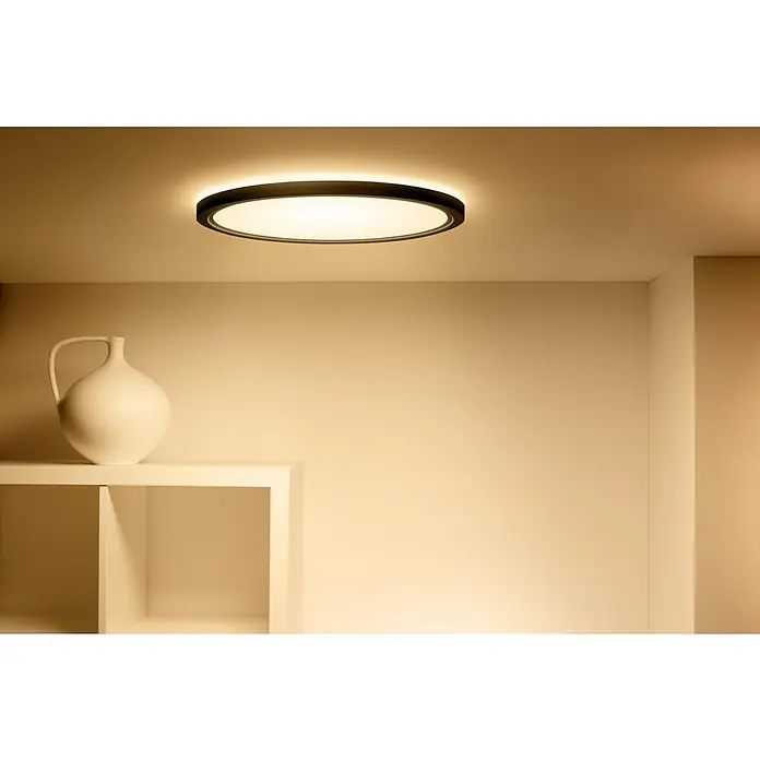 Philips Wiz Smart-LED-Deckenleuchte rund Tunable White & Color SuperSlim - 32 W, Ø x H: 55 x 4,8 cm, Schwarz, RGBW - Eine moderne Deckenleuchte mit einem schlanken, runden Design erhellt den Raum und sorgt für eine angenehme Atmosphäre. Perfekt für zeitgemäße Interieurs.