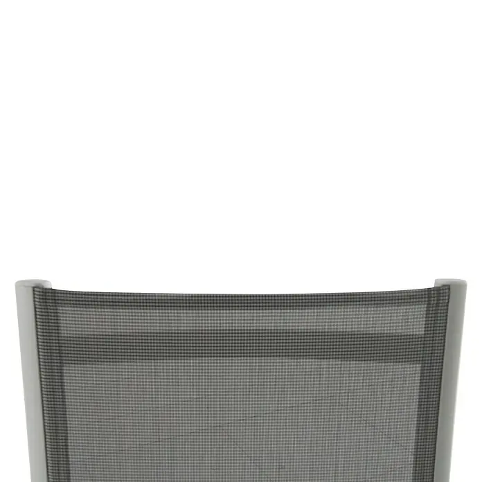 Sunfun Hannah Sillón de posiciones - 67 x 60 x 110 cm, Gris, Apilable - Primer plano del respaldo de una silla moderna con tejido de malla gris y un elegante marco blanco.