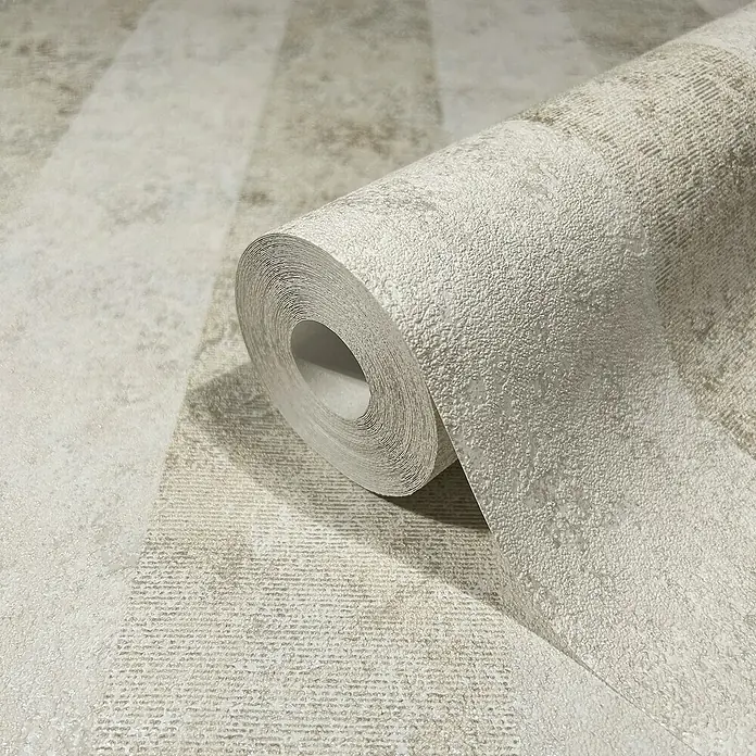 Marburg GZSZ Vliestapete - Beige, Streifen, 10,05 x 0,53 m - Nahaufnahme einer Rolle strukturierten Vinyltapeten in neutralen Farben, ideal für die Wandgestaltung und Inneneinrichtung.