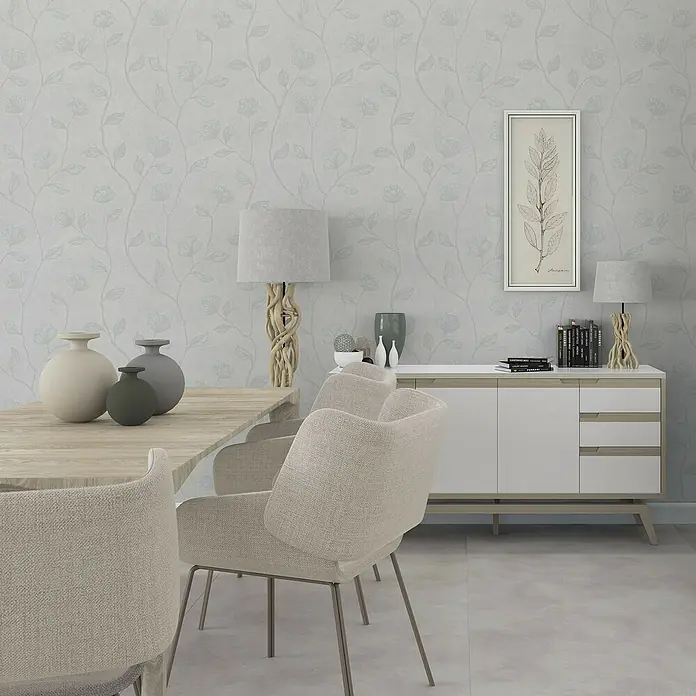 Marburg GZSZ Vliestapete Blumenranke - Weiß, Floral, 10,05 x 0,53 m - Elegantes Esszimmer mit stilvollen Möbeln und floraler Tapete. Der Fokus liegt auf dem hellen Esstisch und den bequemen Stühlen.