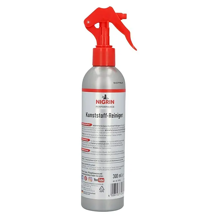 Nigrin Performance Kunststoff-Reiniger - 300 ml - Abbildung eines Nigrin Performance Kunststoff-Reinigers in einer silbernen Sprühflasche mit rotem Sprühkopf.