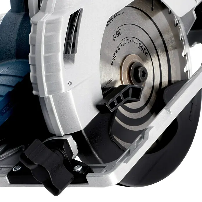 Bosch Professional AMPShare 18V Akku-Handkreissäge GKS 18V-57 G L-Boxx - 18 V, Ohne Akku, Leerlaufdrehzahl: 3.400 U/min, Sägeblatt: 165 mm - Nahaufnahme einer Kreissäge mit Metallsägeblatt, Details wie Durchmesser und Zähneanzahl sind sichtbar.