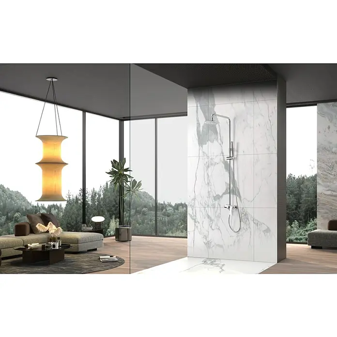 Imex Delos Sistema de ducha - Grifo monomando, Cromo - Esta imagen muestra una moderna grifería de ducha de mármol, que combina elegancia y funcionalidad en un baño elegante.