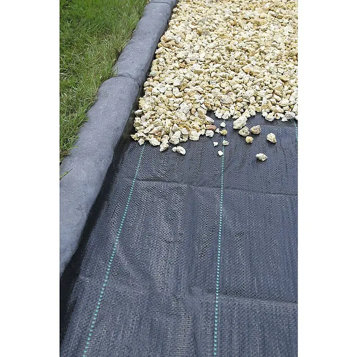 Nature Unkrautvlies - L x B: 10 x 1 m - Gartengestaltung mit Kies und Unkrautvlies. Das dunkle Unkrautvlies und der helle Kies bilden einen schönen Kontrast im Garten.