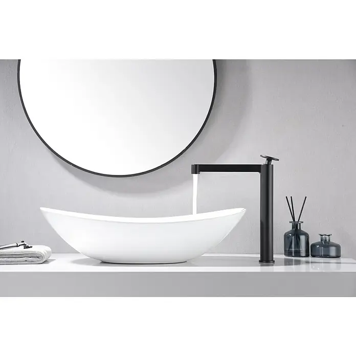 Imex Olimpo Grifo de lavabo alto - Negro - Elegante lavabo con grifería. El diseño moderno se complementa con estilo con un espejo redondo y varitas aromáticas.