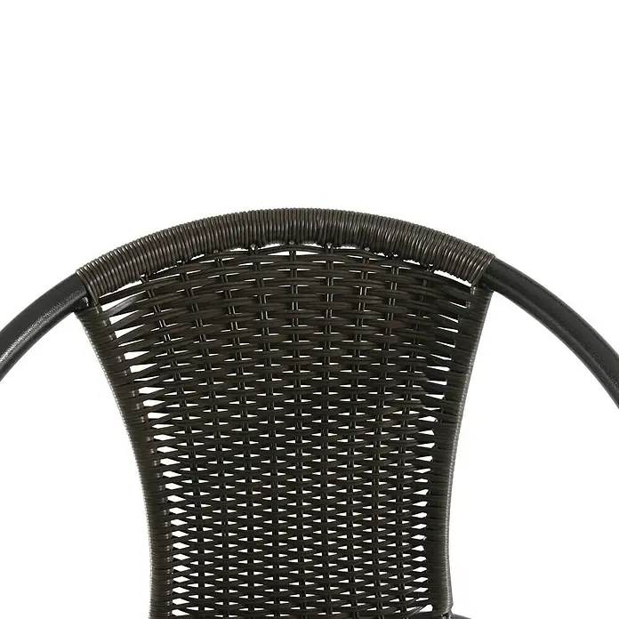 Sunfun Silla de jardín Melisa - Marrón, Acero/Ratán sintético, Apilable - Primer plano del respaldo tejido de una silla de mimbre marrón, que ofrece comodidad y estilo para exteriores.