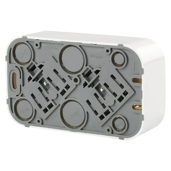 Legrand Forix Enchufe - Blanco, x 2, Plástico, IP21, Instalar - Primer plano de una caja de conexiones blanca Legrand que muestra las diversas opciones de conexión y los puntos de montaje.