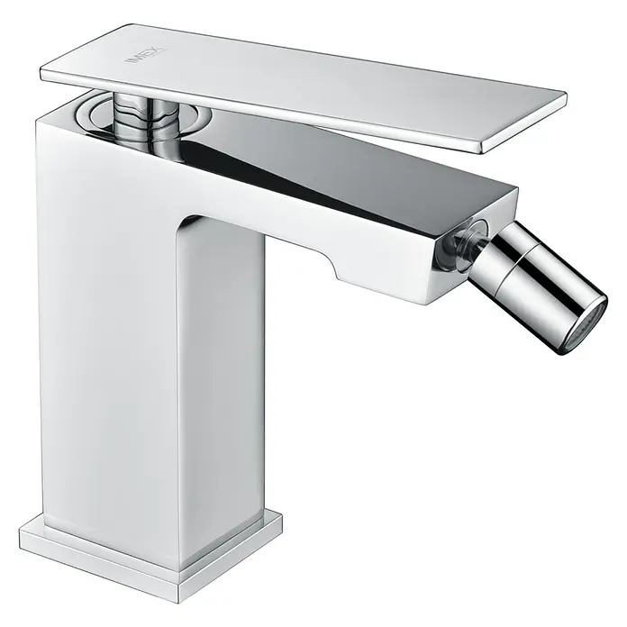 Imex Pisa Grifo monomando de bidé - Cromo - Un moderno grifo de bidé IMEX en cromo brillante. El diseño del grifo se distingue por sus formas limpias y rectangulares y ofrece alta funcionalidad.