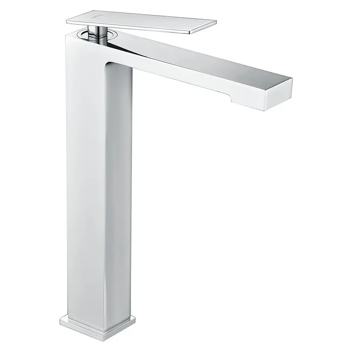 Imex Pisa Grifo de lavabo alto - Cromo - Elegante grifo de baño cromado pulido con un diseño angular moderno, ideal para baños elegantes.