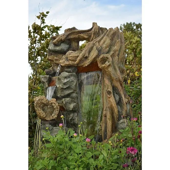 Ubbink AcquaArte Standbrunnen Sartene - 79 x 100 x 180 cm - Diese bezaubernde Gartenbrunnen-Dekoration in Holzoptik verleiht Ihrem Außenbereich eine rustikale Note und sorgt für eine entspannende Atmosphäre.